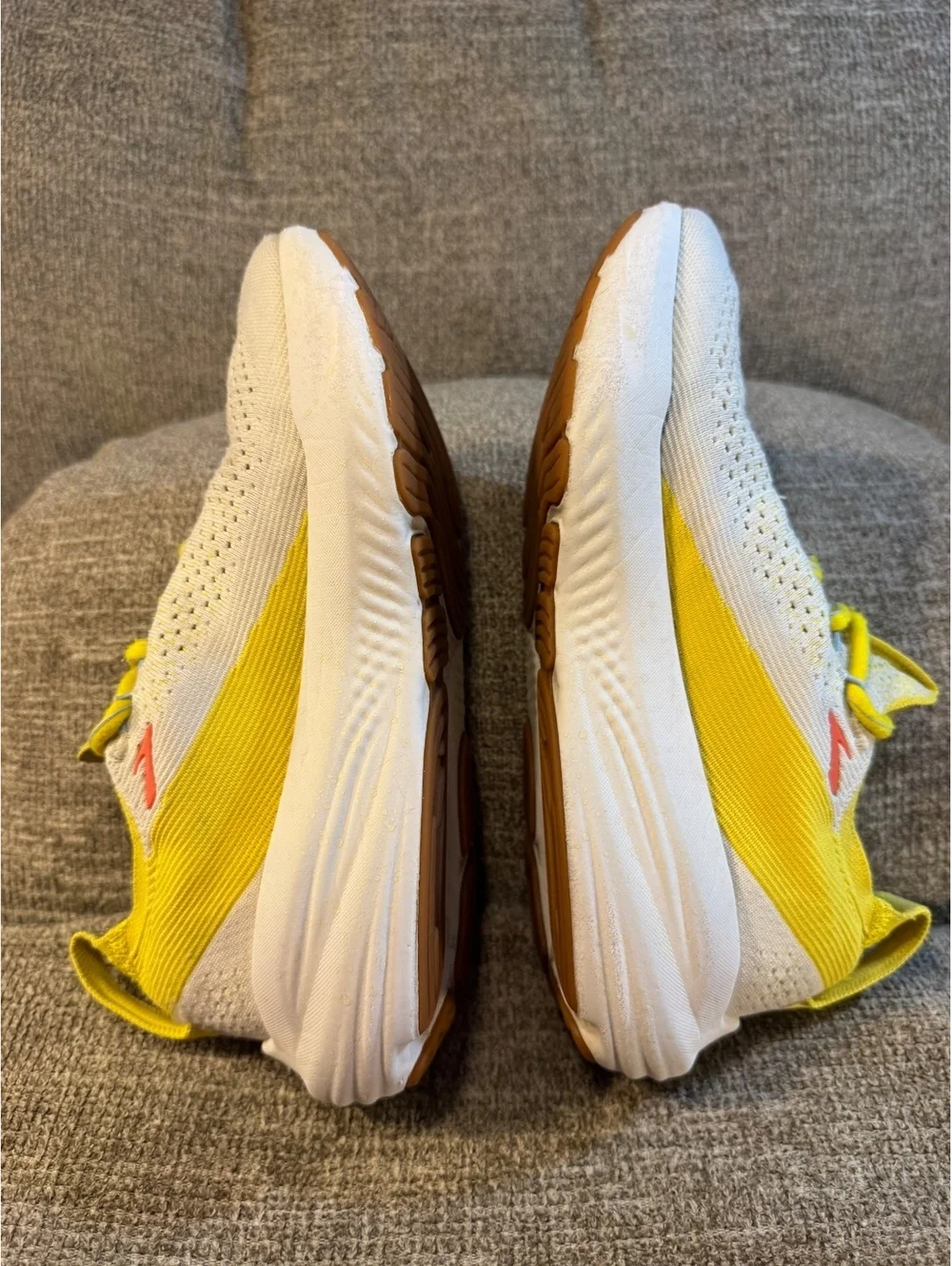 Brooks Glycerin StealthFit 22 White Yellow Orange Women's Running Shoes Size 8
